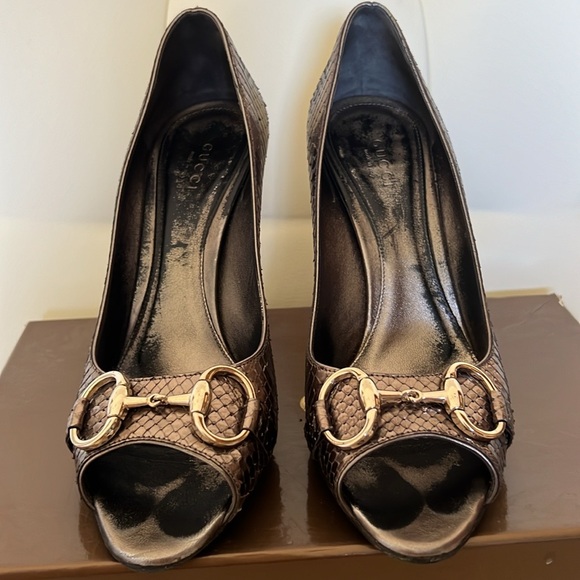 Pewter Python Gucci Horsebit Peep Toe Pump Heel - Picture 15 of 16